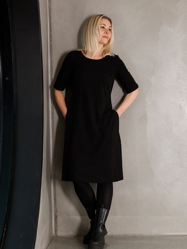 Sara svart bambus klänning 