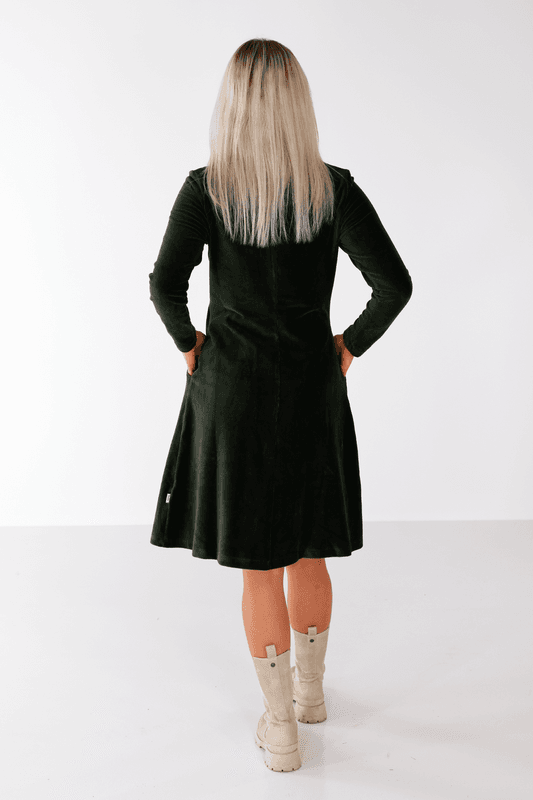 Anja basklänning i kombogrön babycord