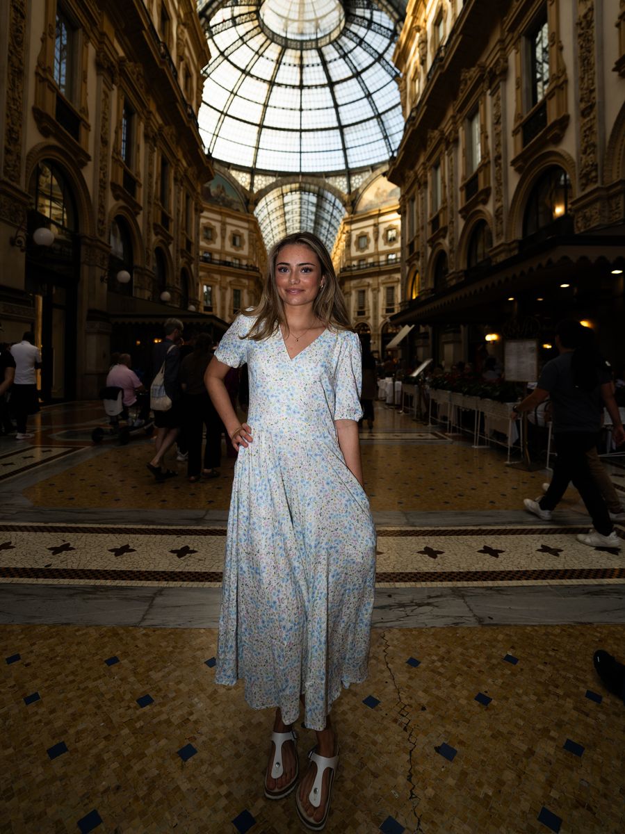 Nadine hvit blomstra bambusklänning