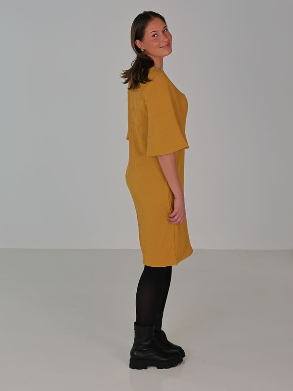 Perdy ockra gul klänning