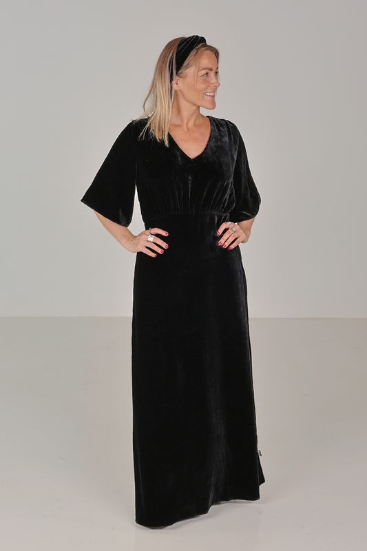 Arianna svart eksklusiv klänning i silkevelour 